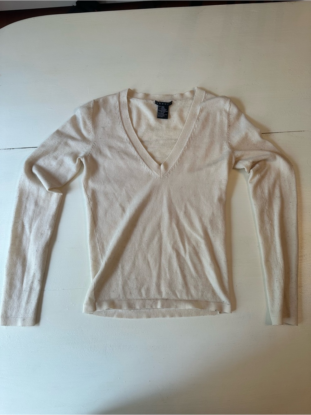 Theory V-neck Lightweight Sweater in Off-White